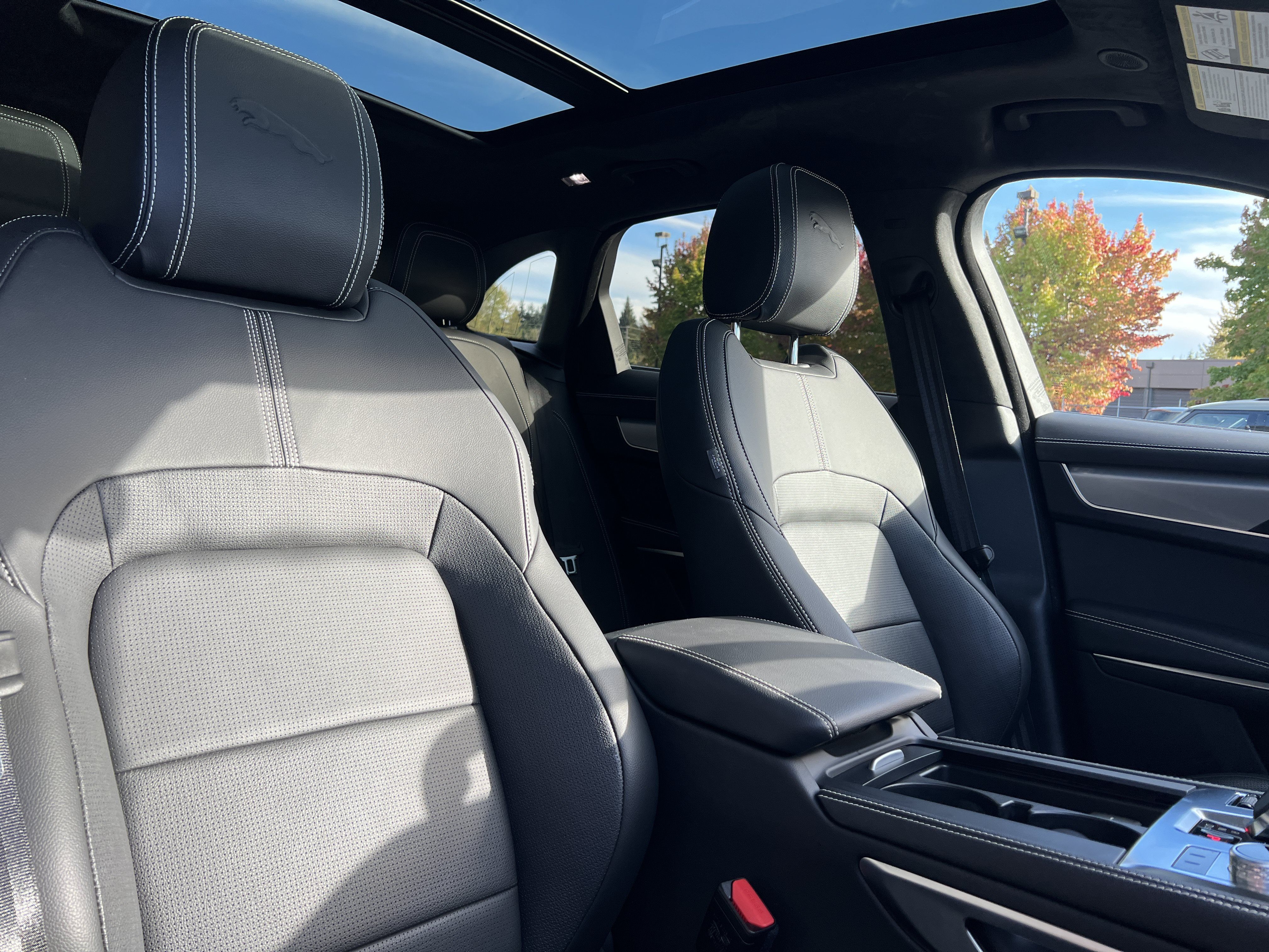 Certified 2025 Jaguar F-PACE R-Dynamic S AWD/4WD image 12