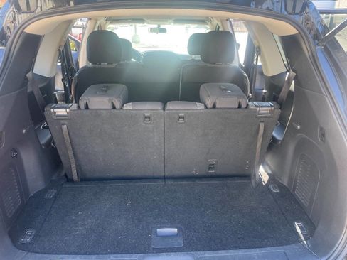 Used 2017 Nissan Pathfinder S image 11