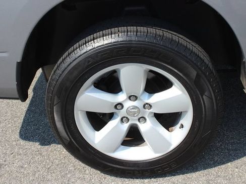 Used 2024 RAM 1500 Classic SLT AWD/4WD image 32