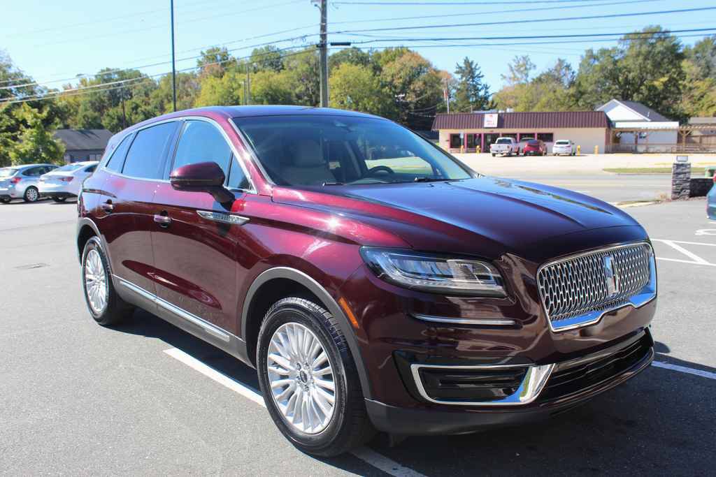 Used 2019 Lincoln Nautilus FWD image 3