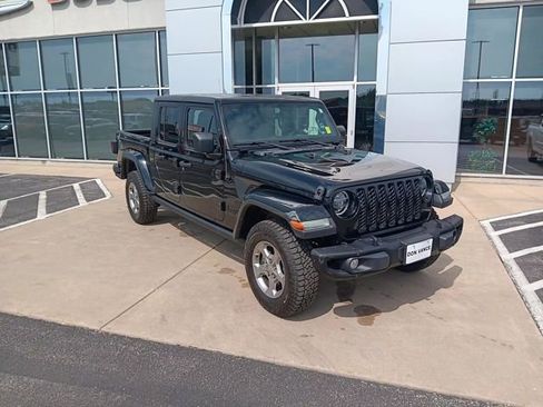 Used 2021 Jeep Gladiator Sport image 8