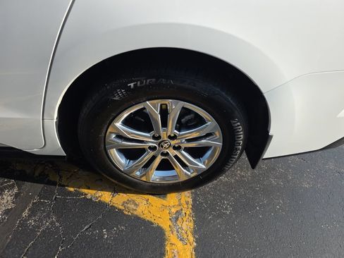Used 2021 Toyota Sienna XSE FWD image 12