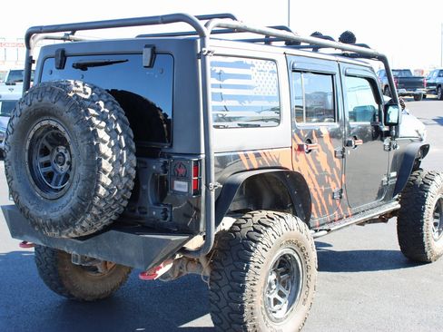 Used 2017 Jeep Wrangler Unlimited Rubicon image 8