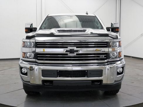 Used 2019 Chevrolet Silverado 2500 LTZ w/ Duramax Plus Package AWD/4WD image 2
