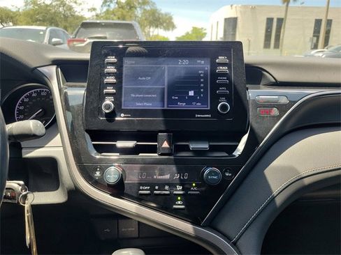 Used 2023 Toyota Camry SE image 19