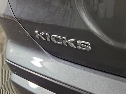 Used 2023 Nissan Kicks SR w/ SR Premium Package FWD image 33