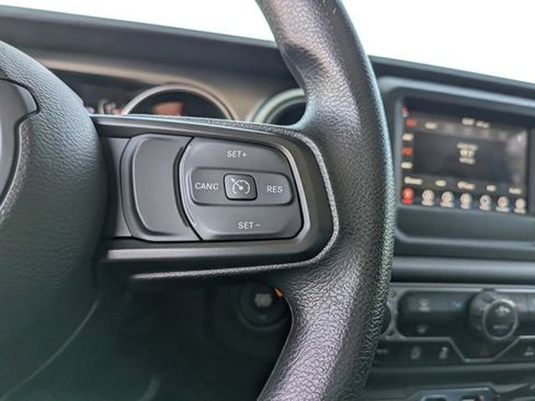 Used 2022 Jeep Wrangler Sport image 24