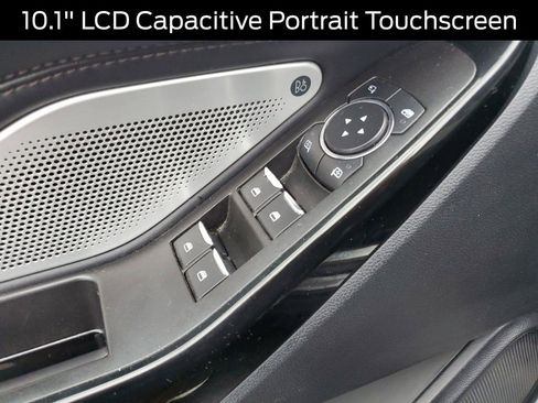 Certified 2021 Ford Explorer Platinum w/ Equipment Group 601A image 18