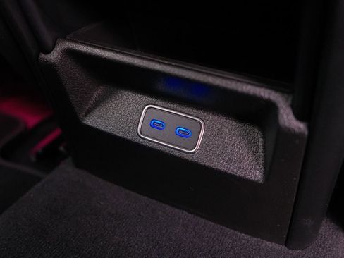 Used 2025 Mercedes-Benz GLE 450e 4MATIC image 39