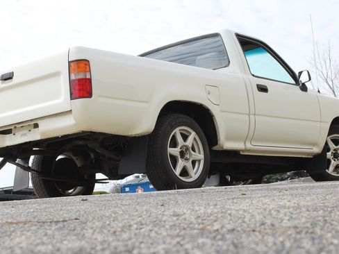 Used 1993 Toyota Pickup 2WD Regular Cab image 15