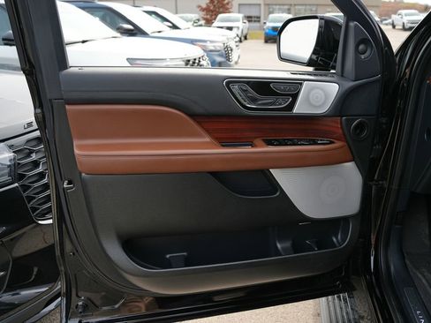 Used 2023 Lincoln Navigator Reserve w/ Equipment Group 201A image 15