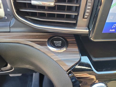 Used 2023 Ford Explorer Limited w/ Equipment Group 301A image 17