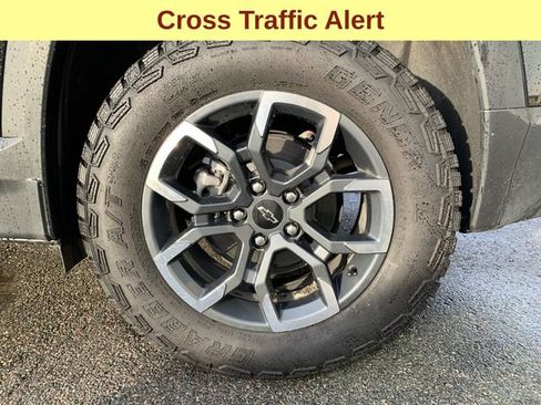 Used 2025 Chevrolet Equinox ACTIV w/ Safety and Technology Package image 9