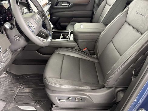 New 2026 GMC Yukon XL Denali w/ Denali Reserve Package AWD/4WD image 7