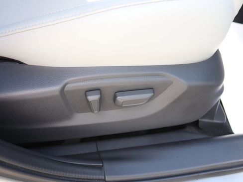 Used 2025 Mitsubishi Eclipse Cross SEL AWD/4WD image 17