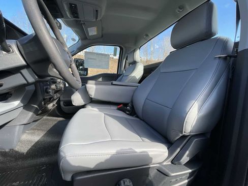 New 2024 Ford F550 4x4 Regular Cab Super Duty image 24