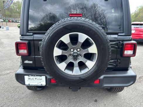 Used 2023 Jeep Wrangler Unlimited Sahara w/ Cold Weather Group AWD/4WD image 13
