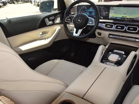 Used 2021 Mercedes-Benz GLS 450 4MATIC image 16