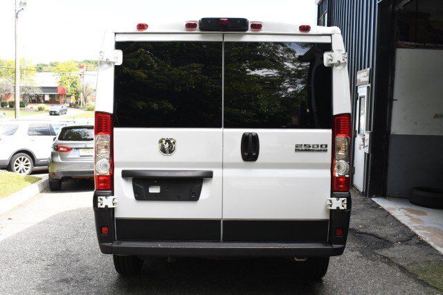 Used 2025 RAM ProMaster 2500 w/ U-Haul Equipment Group FWD image 10