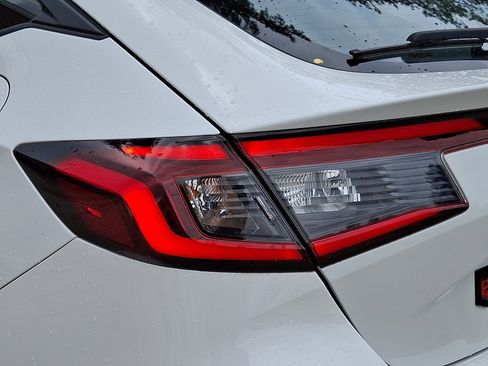 Used 2022 Honda Civic Sport image 10