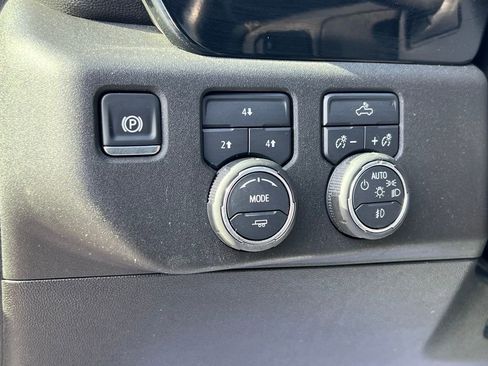 Used 2025 Chevrolet Silverado 2500 LT w/ Convenience Package image 21