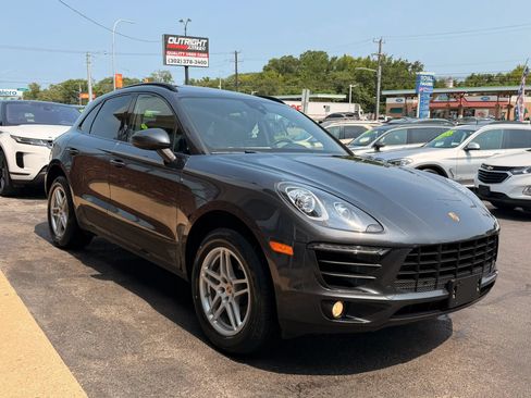 Used 2018 Porsche Macan Sport Edition AWD/4WD image 6