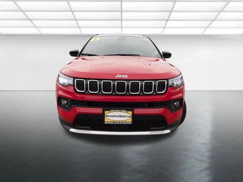 Used 2023 Jeep Compass Limited image 3