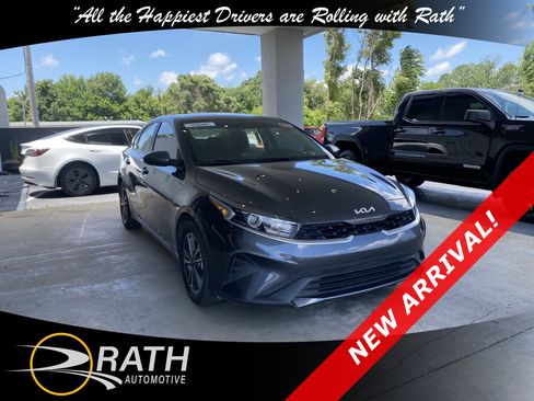 Used 2023 Kia Forte LXS FWD image 4