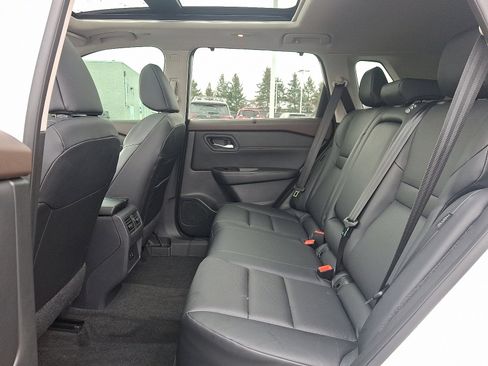 Certified 2023 Nissan Rogue SV w/ SV Premium Package image 10