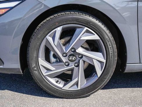 Certified 2025 Hyundai Elantra Sport w/ Cargo Package image 12