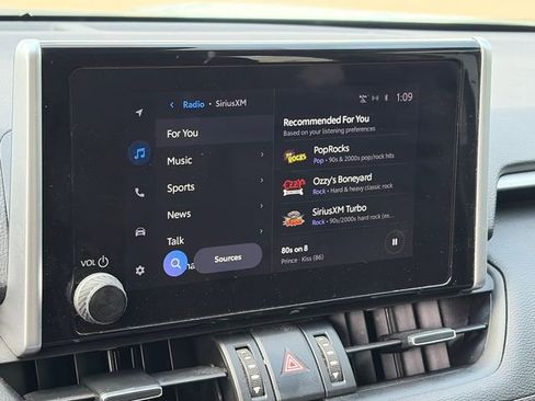 Used 2023 Toyota RAV4 XLE Premium image 20