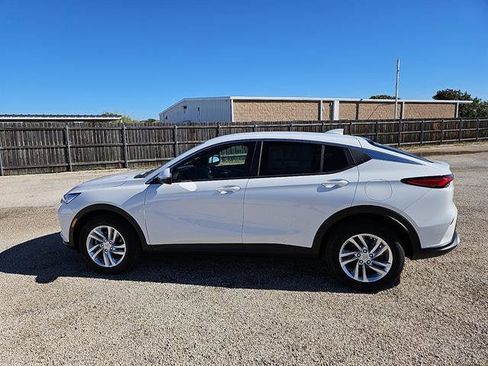 New 2026 Buick Envista Preferred image 2