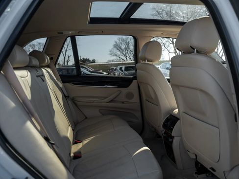 Used 2015 BMW X5 xDrive35d image 10