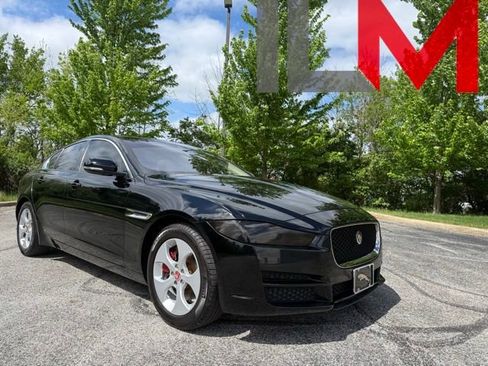 Used 2017 Jaguar XE RWD image 1