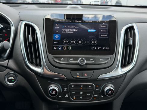 Used 2024 Chevrolet Equinox LT FWD image 17