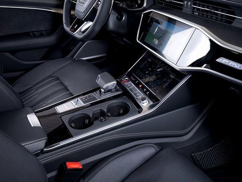 Used 2025 Audi RS 6 performance image 53