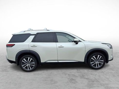 Used 2022 Nissan Pathfinder Platinum w/ Cargo Package image 7