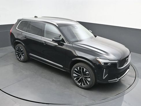 New 2026 Volvo XC90 B5 Plus AWD/4WD image 28