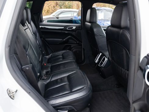 Used 2017 Porsche Cayenne Platinum Edition image 23