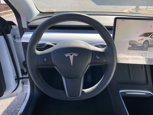 Used 2023 Tesla Model Y Long Range image 10
