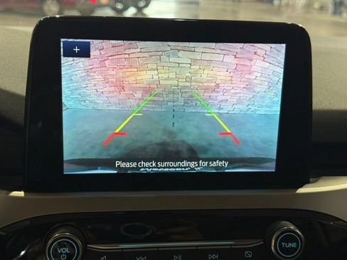 Used 2020 Ford Escape SE FWD image 9