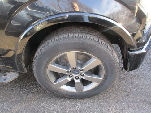 Used 2015 Ford F150 XLT w/ Equipment Group 302A Luxury image 3