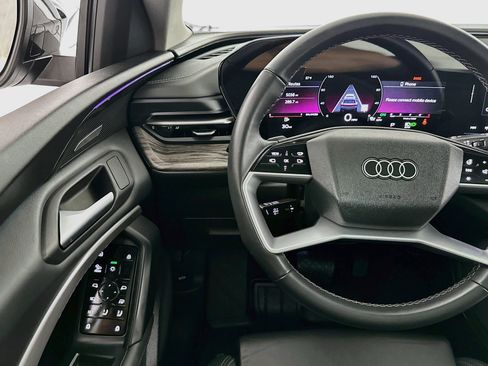 Used 2025 Audi Q5 Premium Plus AWD/4WD image 10