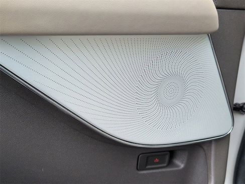 Used 2023 Lincoln Aviator Reserve w/ Equipment Group 201A image 11