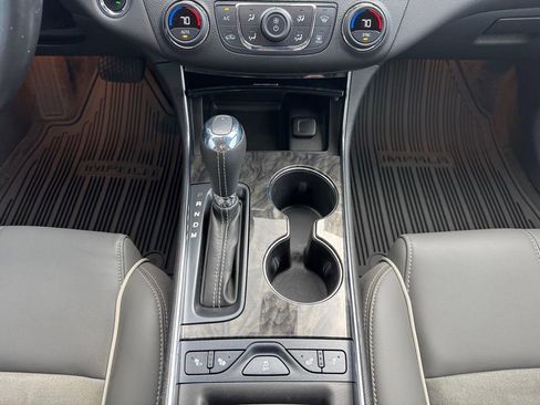 Used 2015 Chevrolet Impala LT image 14