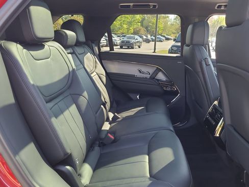 Used 2025 Land Rover Range Rover Sport AWD/4WD image 14
