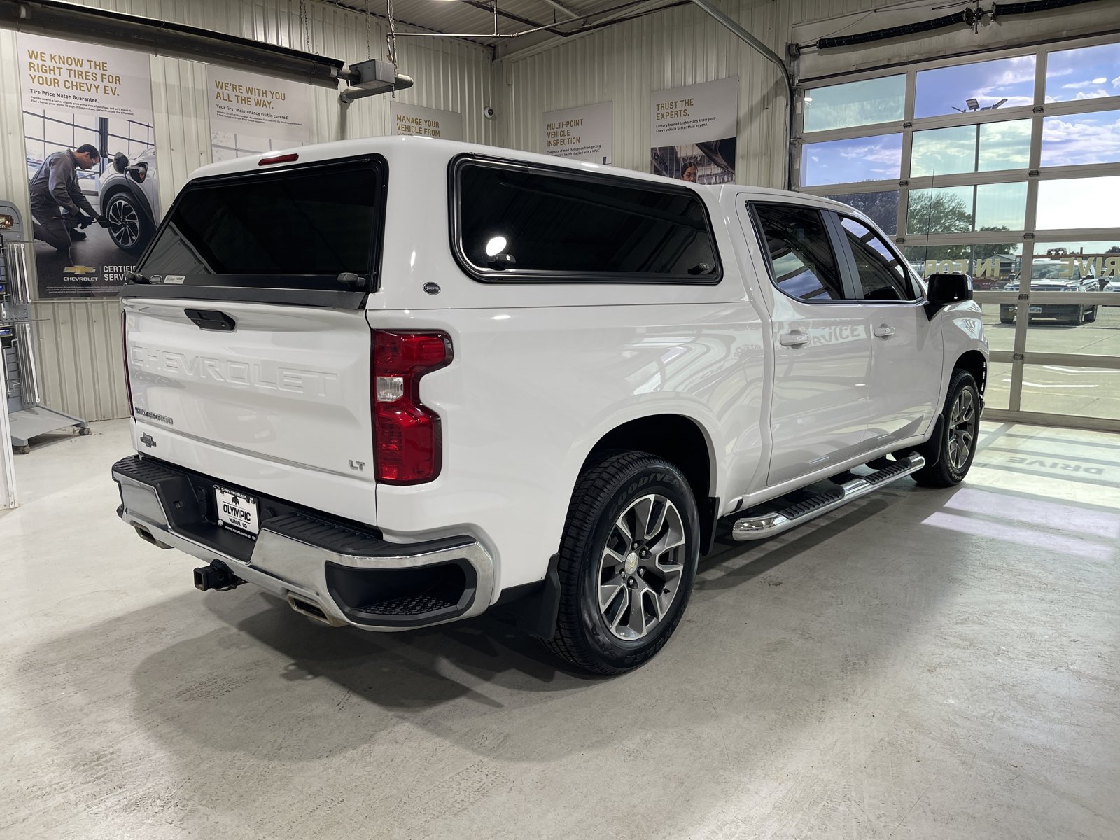 Used 2020 Chevrolet Silverado 1500 LT w/ Convenience Package AWD/4WD image 8