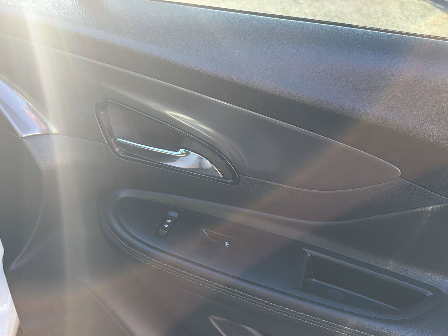 Used 2022 Buick Encore Preferred w/ Safety Package FWD image 18