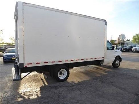 Used 2019 Ford E-350 and Econoline 350 Super Duty w/ Power Windows & Locks Group RWD image 5
