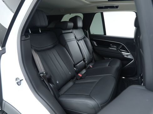 Used 2024 Land Rover Range Rover SE AWD/4WD image 17